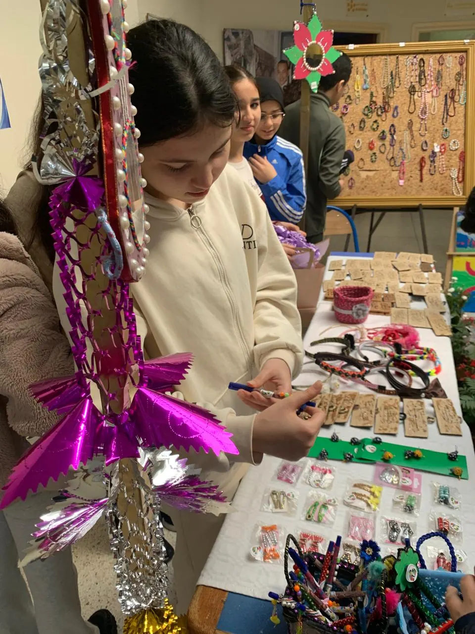 Atelier d’arts plastiques au Groupe Scolaire Les Lumières