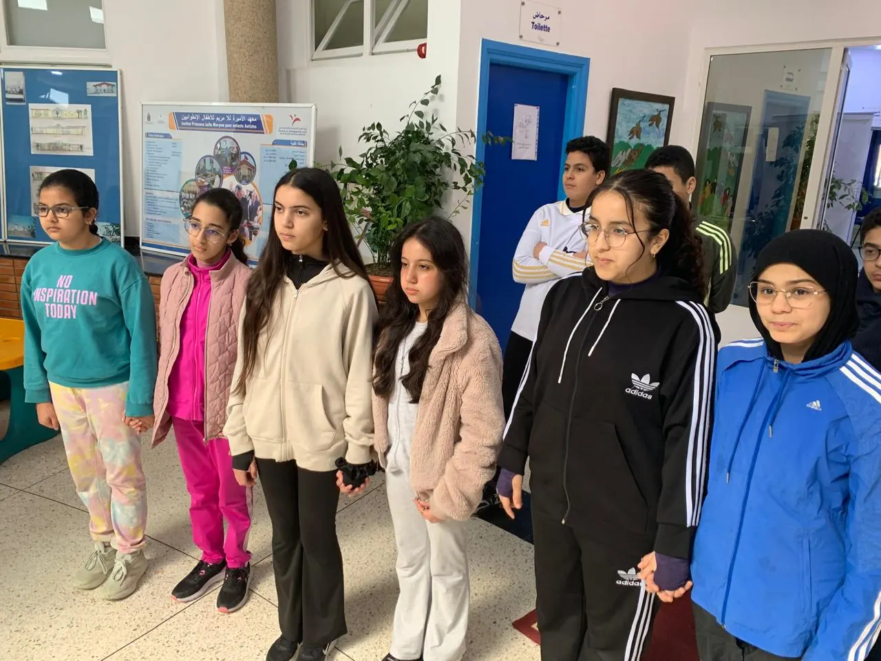 Collégiens en laboratoire de sciences au collège international Les Lumières à Tanger