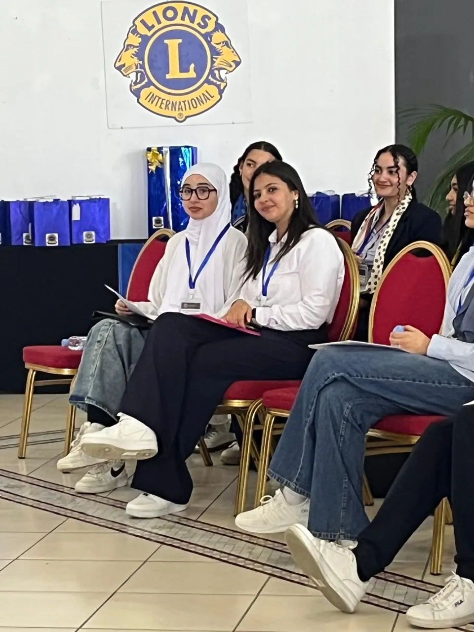 Lycéens en préparation aux examens au lycée privé Les Lumières à Tanger